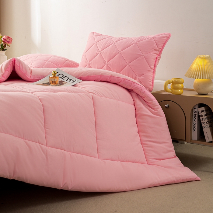 91家纺网 家纺一手货源 找家纺 憨豆家纺 2026新款磨毛四季被春秋被丝棉加厚冬被学生宿舍被子酒店宾馆跨境被芯 可爱粉