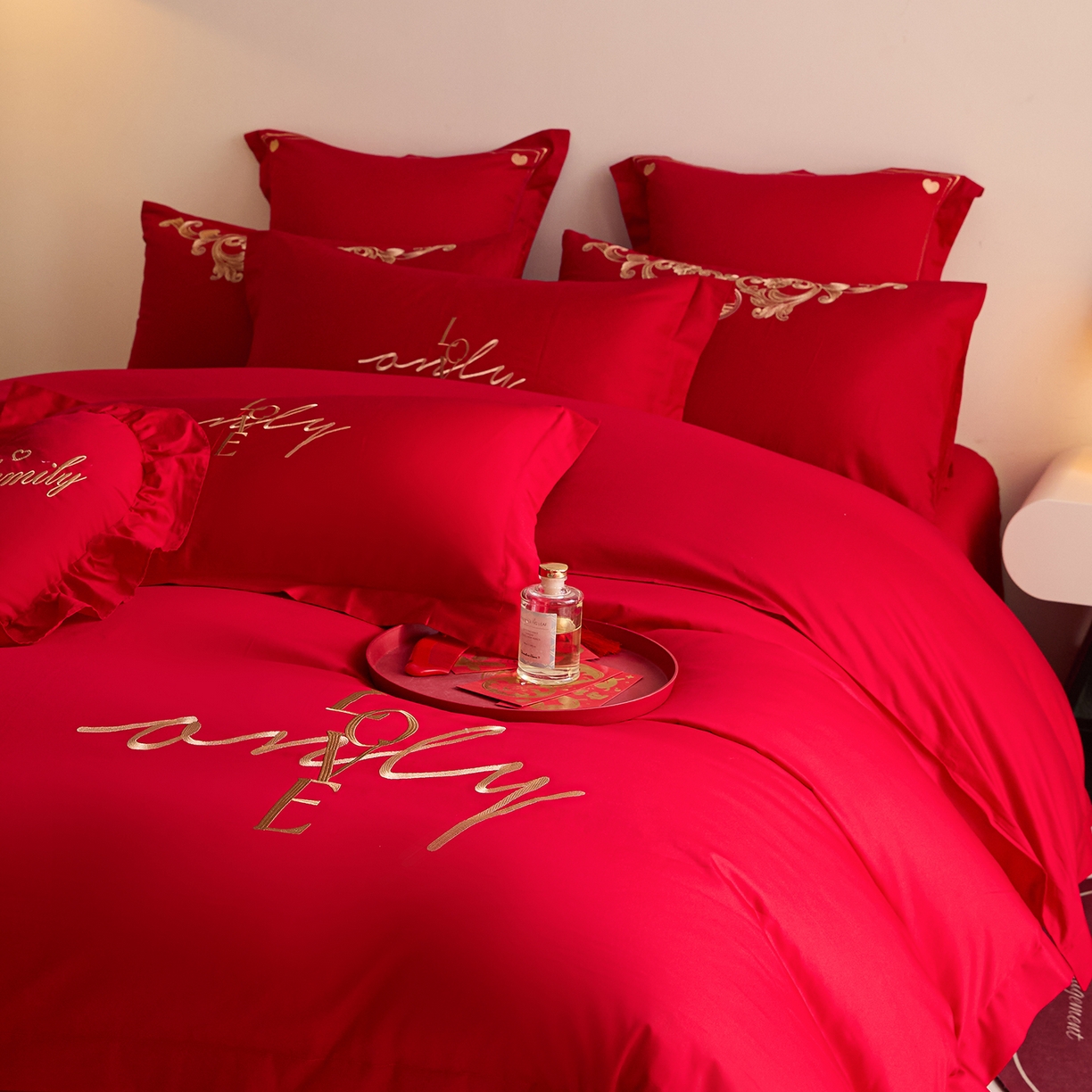 91家纺网 家纺一手货源 找家纺 东方合美（原：皇家传奇） 2025新款长绒棉纯棉婚庆刺绣小红书系列四件套 love