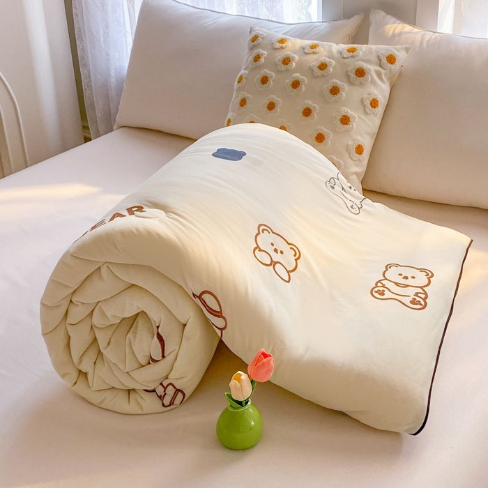 91家纺网 家纺一手货源 找家纺 小叮当家纺仓储工厂店 2025年新款A类母婴级宝宝被豆豆绒牛奶针织棉被子儿童豆豆被大豆被春秋被被子被芯 大白熊