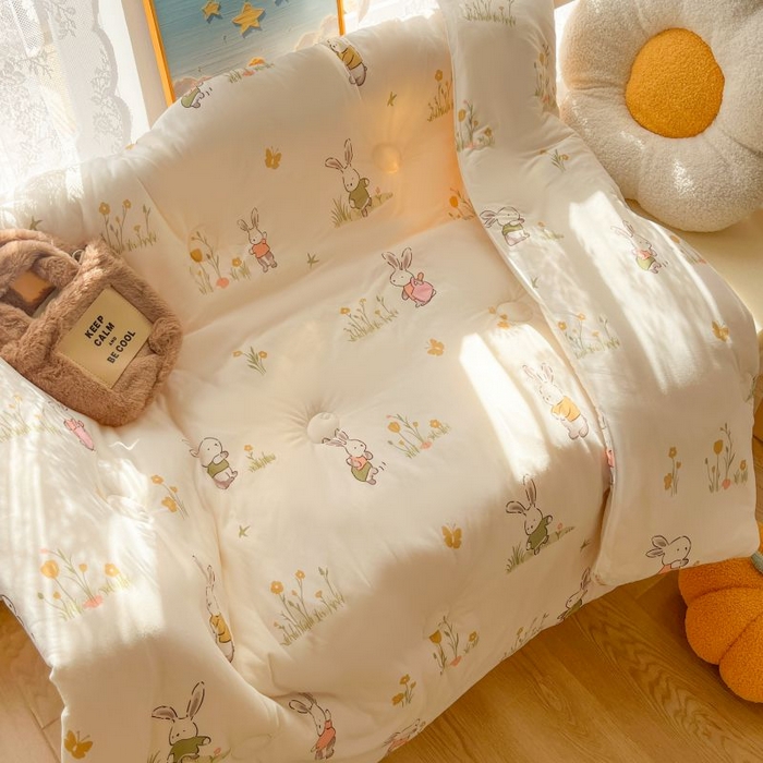 91家纺网 家纺一手货源 找家纺 小叮当家纺仓储工厂店 2025年新款A类母婴级宝宝被豆豆绒牛奶针织棉被子儿童豆豆被大豆被春秋被被子被芯 花丛小兔