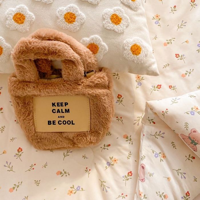 91家纺网 家纺一手货源 找家纺 小叮当家纺仓储工厂店 2025年新款A类母婴级宝宝被豆豆绒牛奶针织棉被子儿童豆豆被大豆被春秋被被子被芯 花间小熊