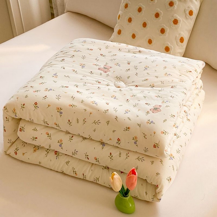 91家纺网 家纺一手货源 找家纺 小叮当家纺仓储工厂店 2025年新款A类母婴级宝宝被豆豆绒牛奶针织棉被子儿童豆豆被大豆被春秋被被子被芯 花间小熊