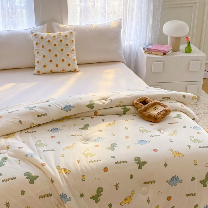 91家纺网 家纺一手货源 找家纺 小叮当家纺仓储工厂店 2025年新款A类母婴级宝宝被豆豆绒牛奶针织棉被子儿童豆豆被大豆被春秋被被子被芯 卡通小恐龙
