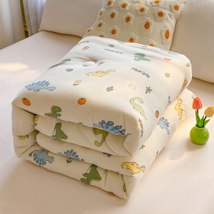 91家纺网 家纺一手货源 找家纺 小叮当家纺仓储工厂店 2025年新款A类母婴级宝宝被豆豆绒牛奶针织棉被子儿童豆豆被大豆被春秋被被子被芯 卡通小恐龙