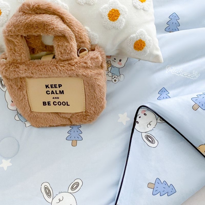 91家纺网 家纺一手货源 找家纺 小叮当家纺仓储工厂店 2025年新款A类母婴级宝宝被豆豆绒牛奶针织棉被子儿童豆豆被大豆被春秋被被子被芯 帕恰狗蓝