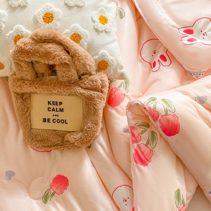 91家纺网 家纺一手货源 找家纺 小叮当家纺仓储工厂店 2025年新款A类母婴级宝宝被豆豆绒牛奶针织棉被子儿童豆豆被大豆被春秋被被子被芯 郁金香兔