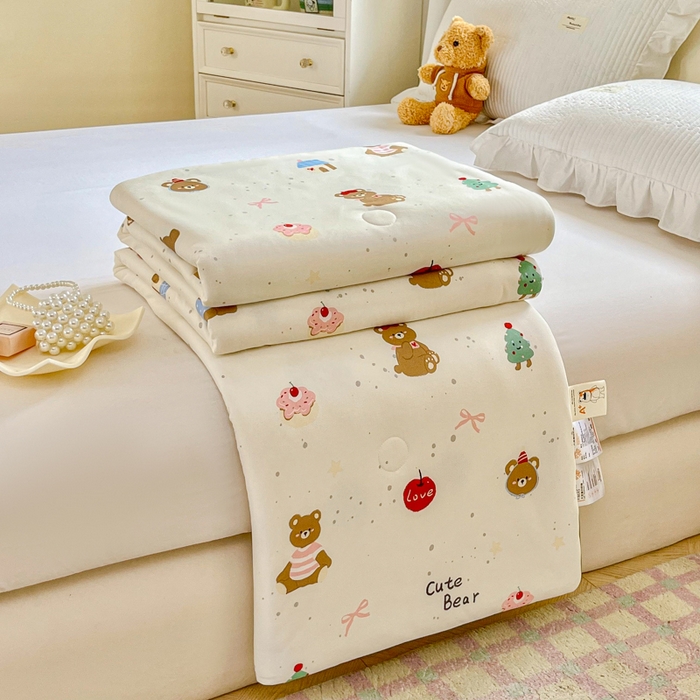 91家纺网 家纺一手货源 找家纺 小叮当家纺仓储工厂店 2025年新款A类母婴级宝宝被豆豆绒牛奶针织棉被子儿童豆豆被大豆被春秋被被子被芯 牛奶针织被-圣诞小熊