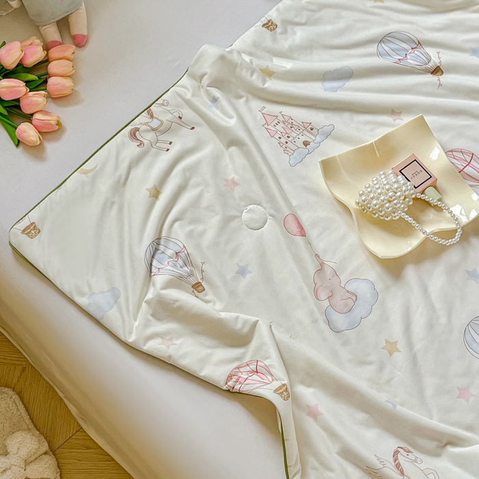 91家纺网 家纺一手货源 找家纺 小叮当家纺仓储工厂店 2025年新款A类母婴级宝宝被豆豆绒牛奶针织棉被子儿童豆豆被大豆被春秋被被子被芯 牛奶针织被-梦幻岛