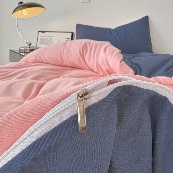 91家纺网 家纺一手货源 找家纺 芷凡家纺 2025新款A类加厚水洗棉云朵棉四件套 樱桃粉+宝石蓝