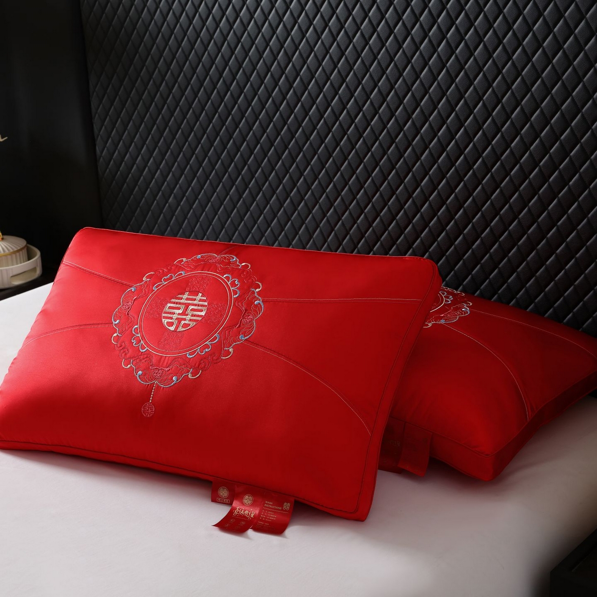 91家纺网 家纺一手货源 找家纺 晚儿 2025新款婚庆喜字大红枕头枕芯 喜字大红枕 48x74cm低枕/对