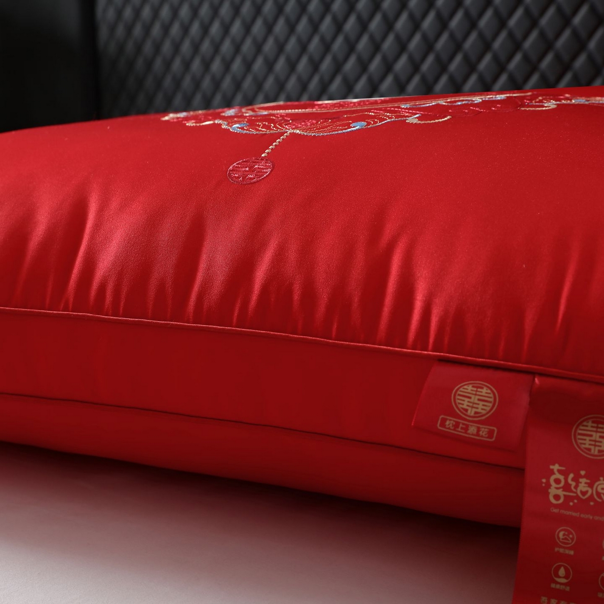 91家纺网 家纺一手货源 找家纺 晚儿 2025新款婚庆喜字大红枕头枕芯 喜字大红枕 48x74cm中枕/对