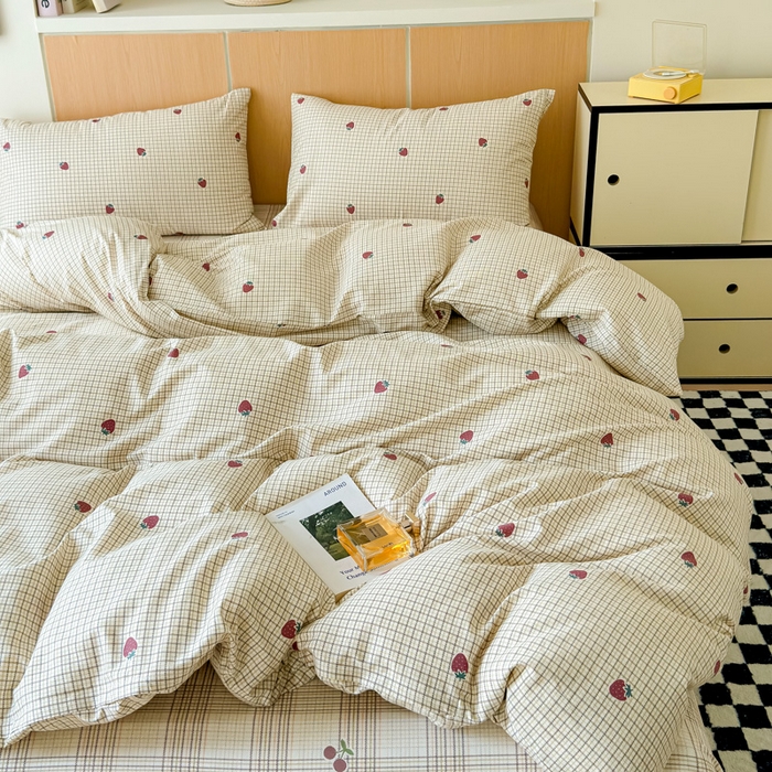 91家纺网 家纺一手货源 找家纺 感遇家纺 2025新款小清新甜系全棉四件套格子草莓