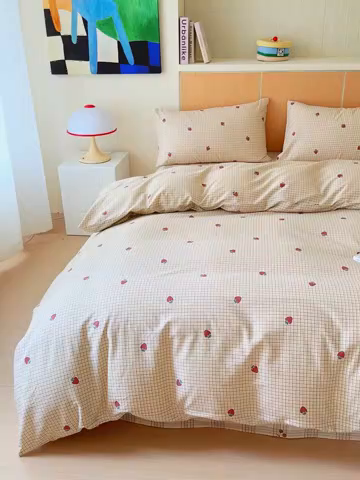 91家纺网 家纺一手货源 找家纺 感遇家纺 2025新款小清新甜系全棉四件套格子草莓