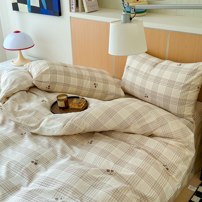 91家纺网 家纺一手货源 找家纺 感遇家纺 2025新款小清新甜系四件套 格子樱桃