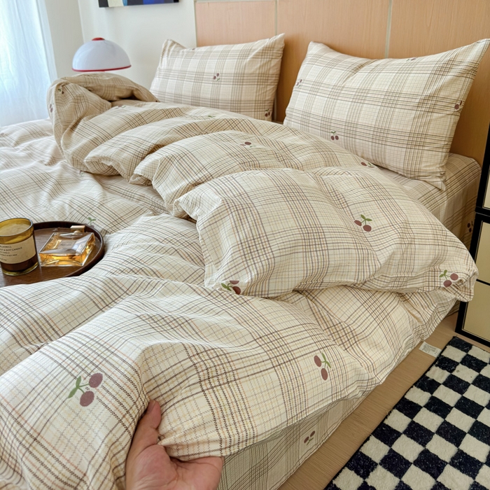 91家纺网 家纺一手货源 找家纺 感遇家纺 2025新款小清新甜系四件套 格子樱桃