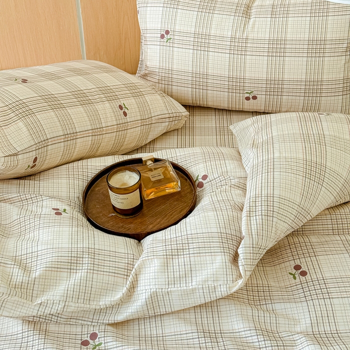 91家纺网 家纺一手货源 找家纺 感遇家纺 2025新款小清新甜系四件套 格子樱桃