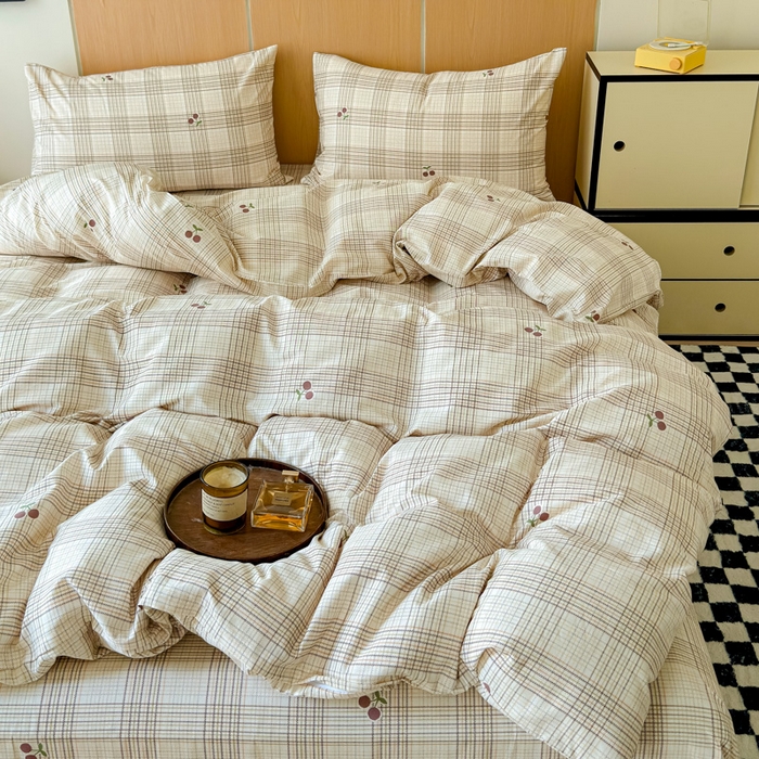 91家纺网 家纺一手货源 找家纺 感遇家纺 2025新款小清新甜系四件套 格子樱桃