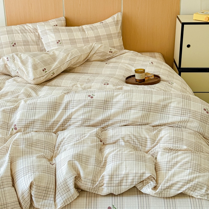 91家纺网 家纺一手货源 找家纺 感遇家纺 2025新款小清新甜系四件套 格子樱桃