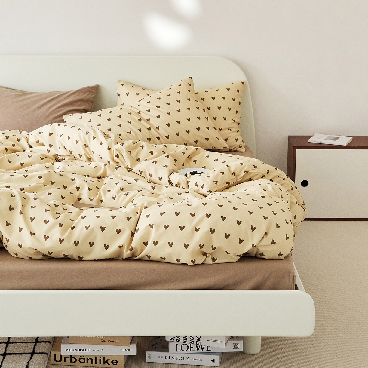 91家纺网 家纺一手货源 找家纺 EH家居 2025新款全棉斜纹印花-青春小调系列四件套 焦糖心语