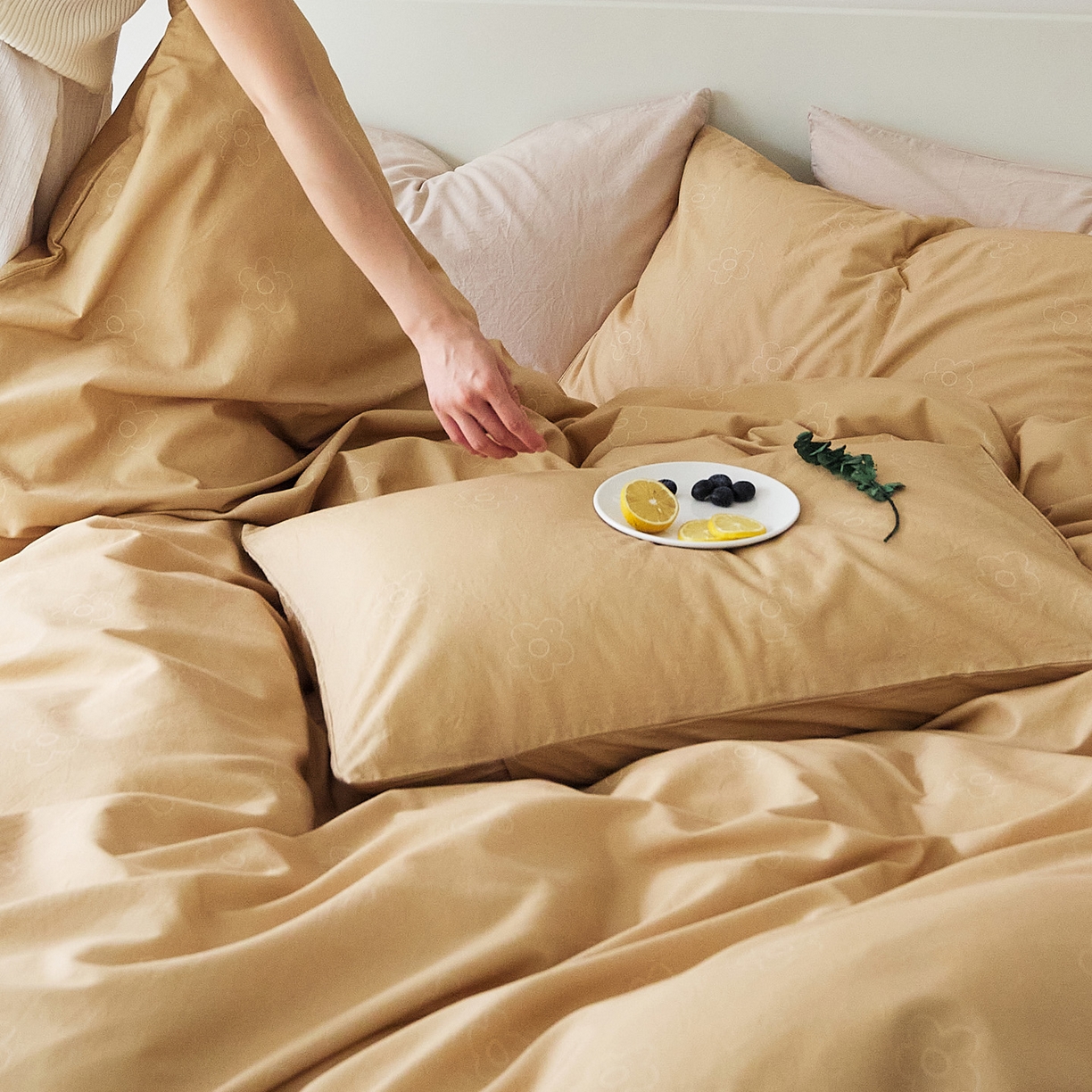 91家纺网 家纺一手货源 找家纺 EH家居 2025新款全棉斜纹印花-青春小调系列四件套 可可饼干