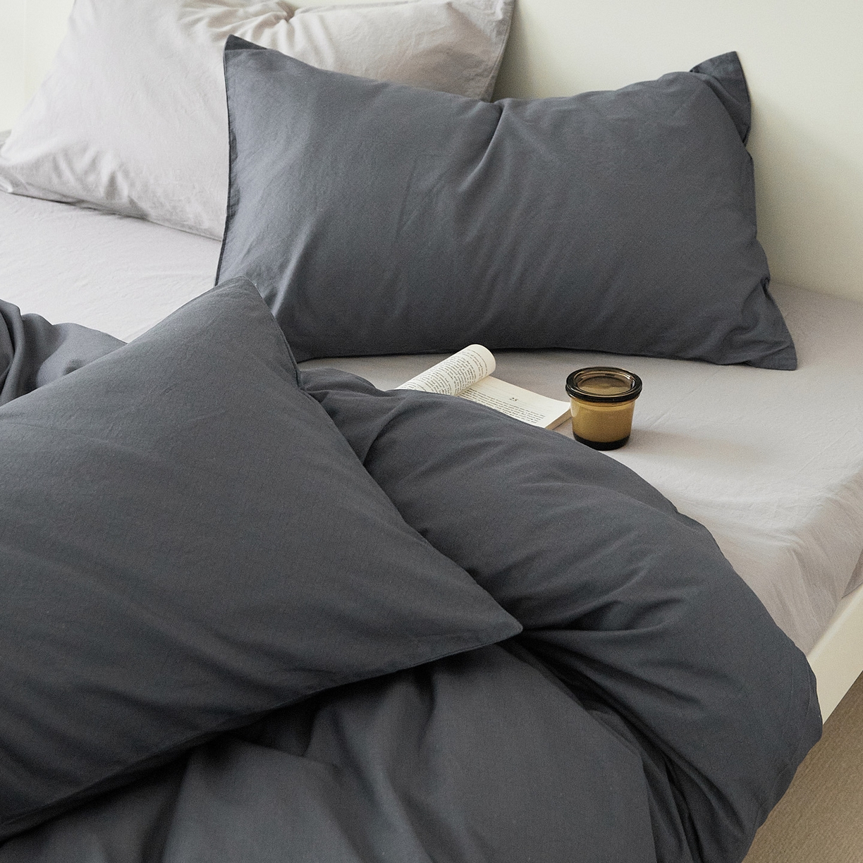 91家纺网 家纺一手货源 找家纺 EH家居 2025新款全棉斜纹印花-青春小调系列四件套 深色轨迹