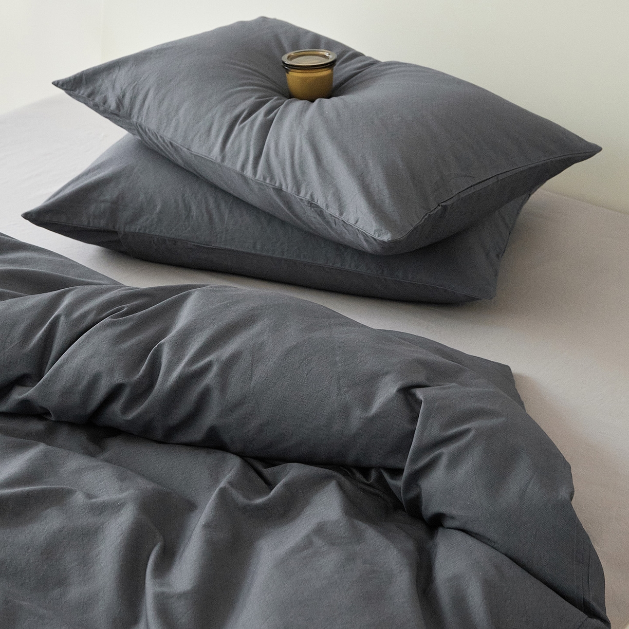 91家纺网 家纺一手货源 找家纺 EH家居 2025新款全棉斜纹印花-青春小调系列四件套 深色轨迹