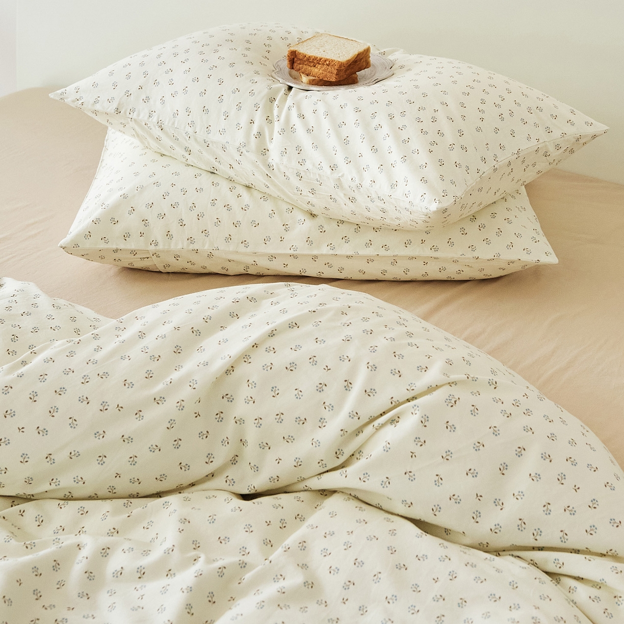 91家纺网 家纺一手货源 找家纺 EH家居 2025新款全棉斜纹印花-青春小调系列四件套 星野花园