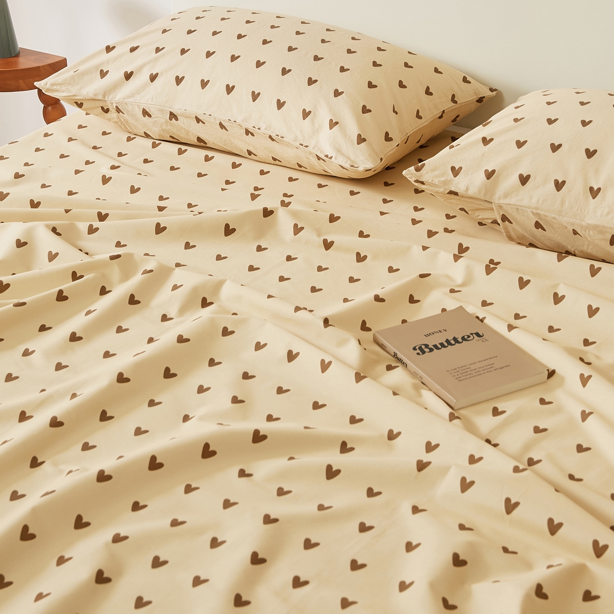 91家纺网 家纺一手货源 找家纺 EH家居 2025新款全棉斜纹印花-青春小调系列单床单 焦糖心语