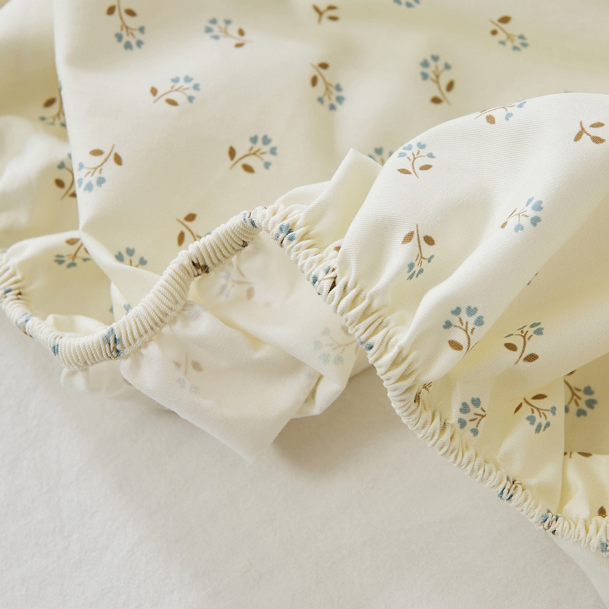 91家纺网 家纺一手货源 找家纺 EH家居 2025新款全棉斜纹印花-青春小调系列单床笠 星野花园