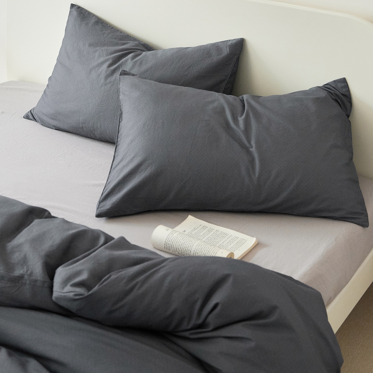 91家纺网 家纺一手货源 找家纺 EH家居 2025新款全棉斜纹印花-青春小调系列单枕套 深色轨迹