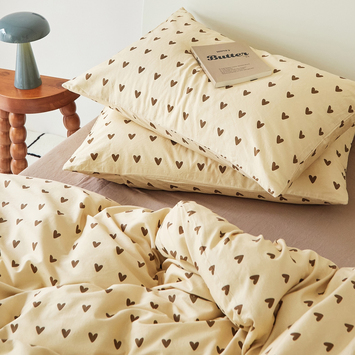 91家纺网 家纺一手货源 找家纺 EH家居 2025新款全棉斜纹印花-青春小调系列单枕套 焦糖心语