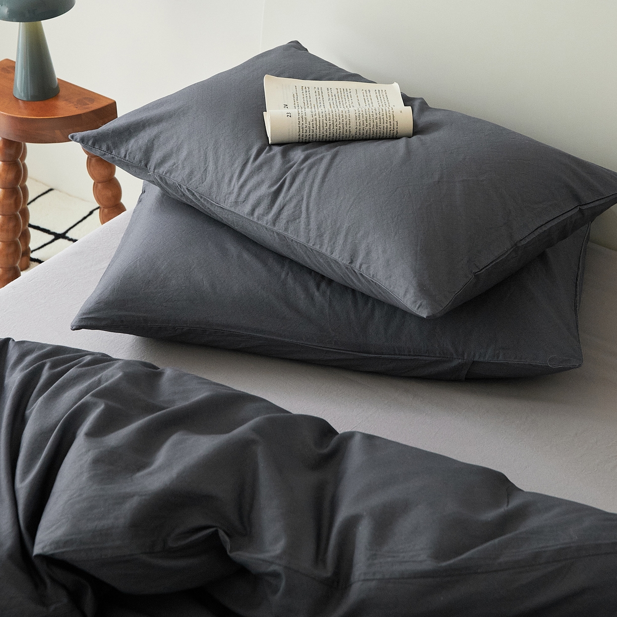 91家纺网 家纺一手货源 找家纺 EH家居 2025新款全棉斜纹印花-青春小调系列单枕套 深色轨迹