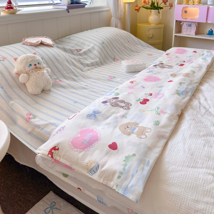 91家纺网 家纺一手货源 找家纺 Sweet dreams甜梦 2025新款全棉纯棉卡通印花睡袋酒店一体式全棉旅行睡袋 蛋糕小熊