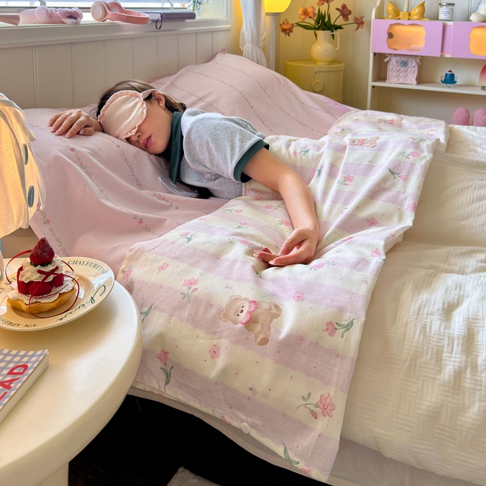 91家纺网 家纺一手货源 找家纺 Sweet dreams甜梦 2025新款全棉纯棉卡通印花睡袋酒店一体式全棉旅行睡袋 花花小熊