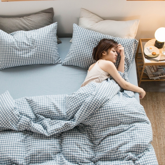 91家纺网 家纺一手货源 找家纺 尚品本色2025年新款简约风全棉水洗棉格子条纹系列四件套 浅蓝小格