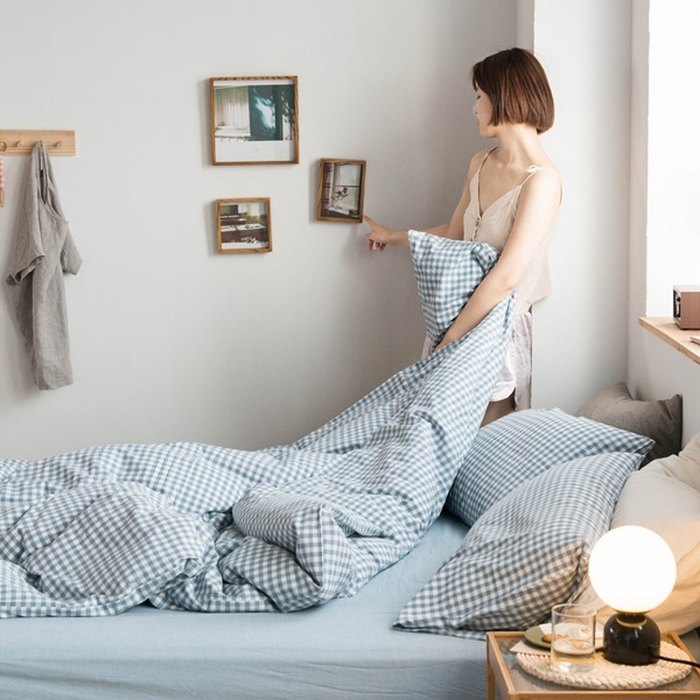 91家纺网 家纺一手货源 找家纺 尚品本色2025年新款简约风全棉水洗棉格子条纹系列四件套 浅蓝小格