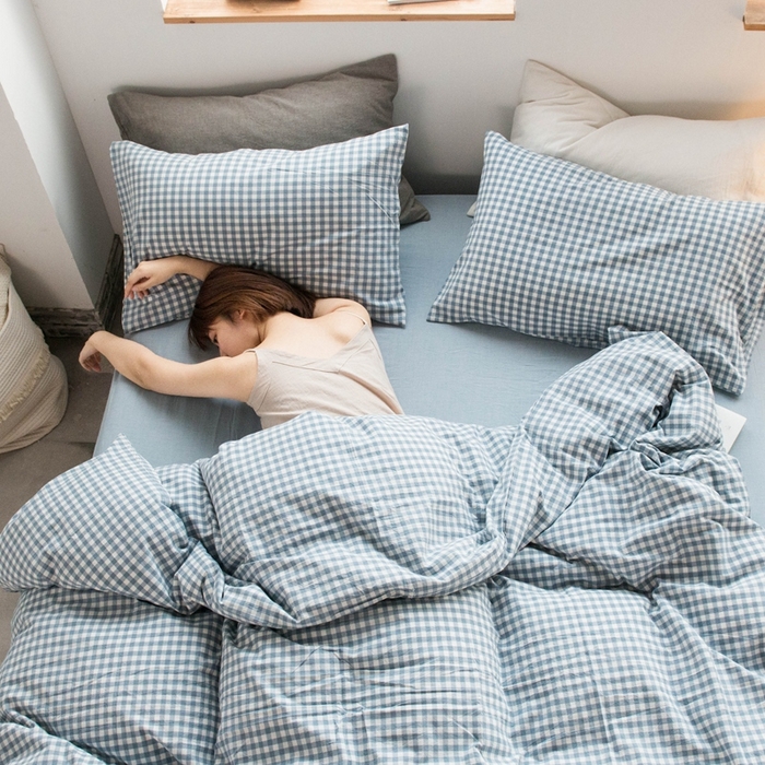 91家纺网 家纺一手货源 找家纺 尚品本色2025年新款简约风全棉水洗棉格子条纹系列四件套 浅蓝小格