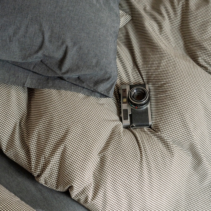 91家纺网 家纺一手货源 找家纺 玖弘家居 2025新款全棉纯棉水洗棉细格单被套 黑咖细格