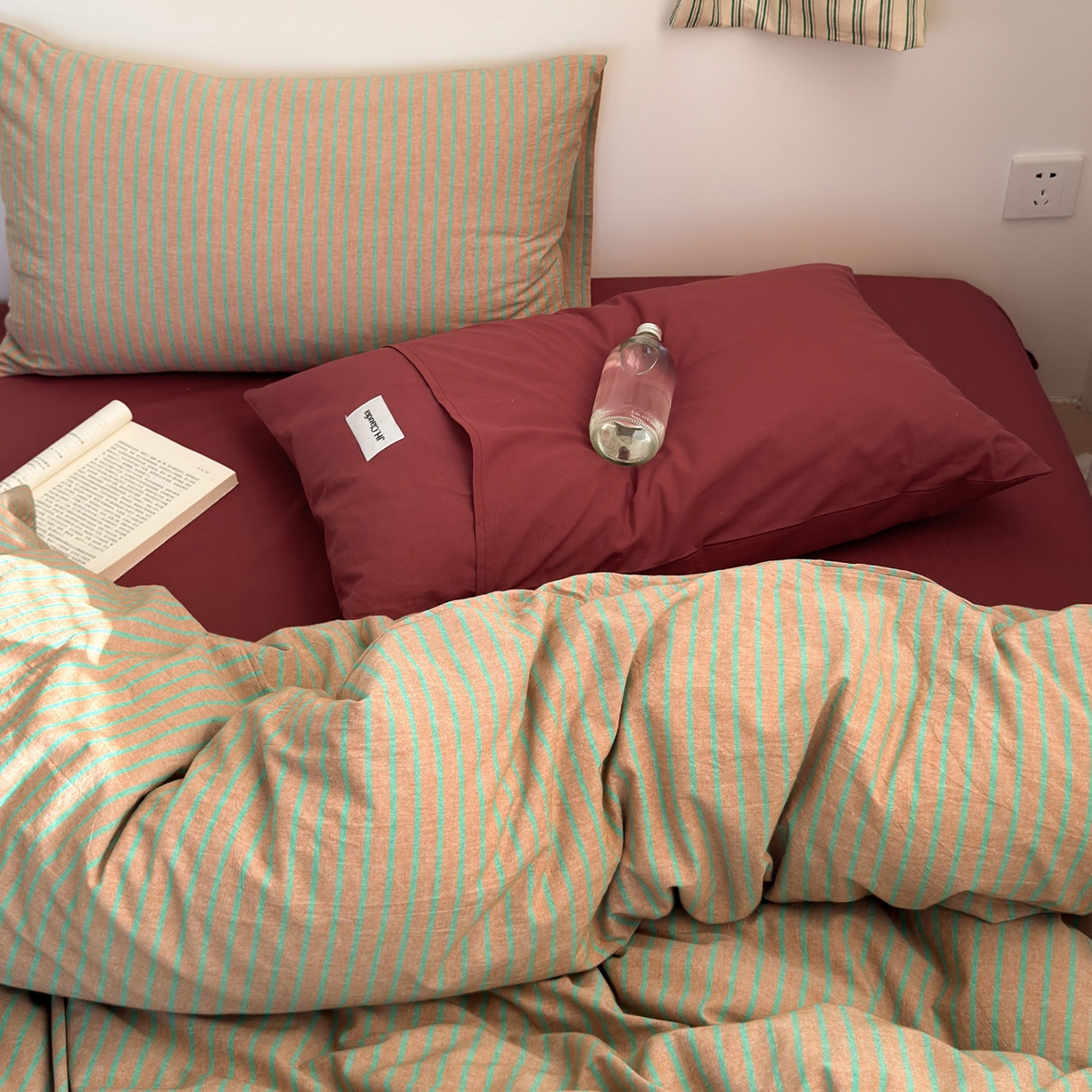 91家纺网 家纺一手货源 找家纺 玖弘家居 2025新款全棉纯棉水洗棉五色条纹混搭单床笠 混搭桔红条