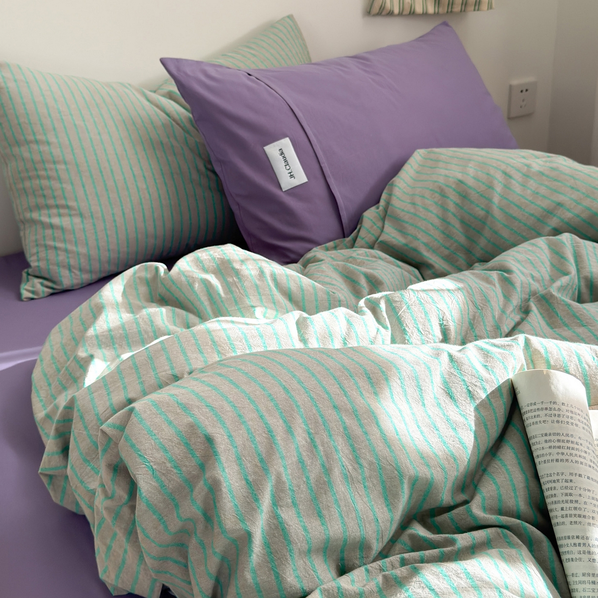 91家纺网 家纺一手货源 找家纺 玖弘家居 2025新款全棉纯棉水洗棉五色条纹混搭单床笠 混搭绿紫条
