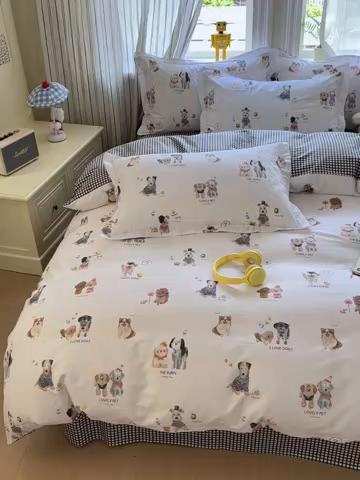 91家纺网 家纺一手货源 找家纺 金盛纺 2025新款全棉印花四件套 欢乐家族