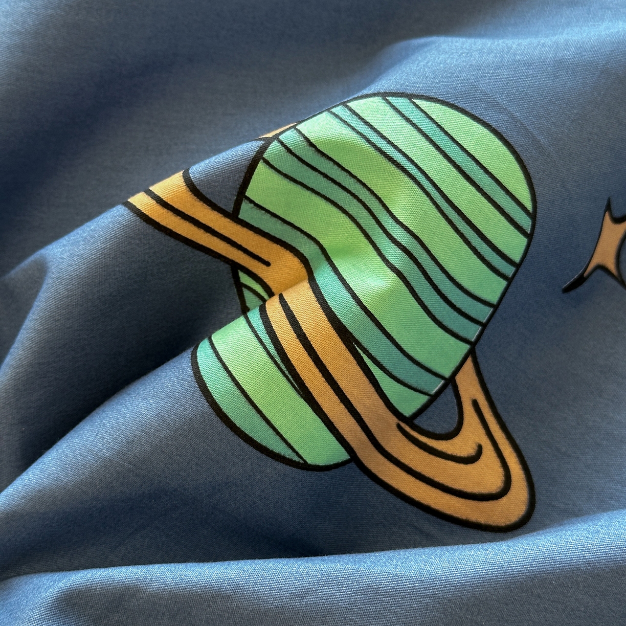 91家纺网 家纺一手货源 找家纺 金盛纺 2025新款全棉印花四件套 环游太空