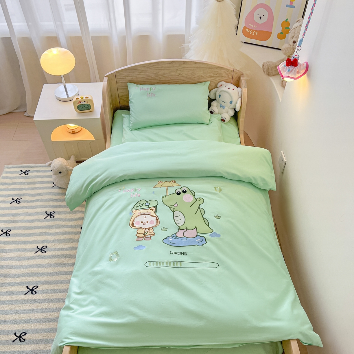 91家纺网 家纺一手货源 找家纺 （总）柔享家（原芷澜家纺）2025新款全棉高端贴布刺绣幼儿园三件套套件儿童三件套被子被芯婴童宝宝六件套七件套