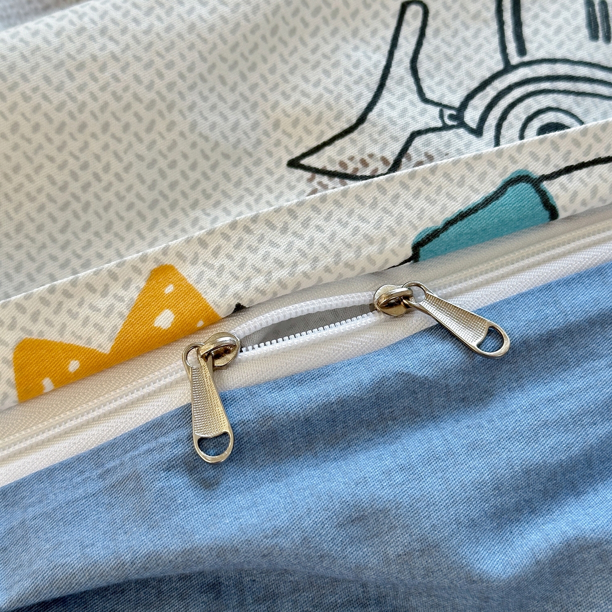 91家纺网 家纺一手货源 找家纺 金盛纺 2025新款全棉印花四件套 顽皮恐龙