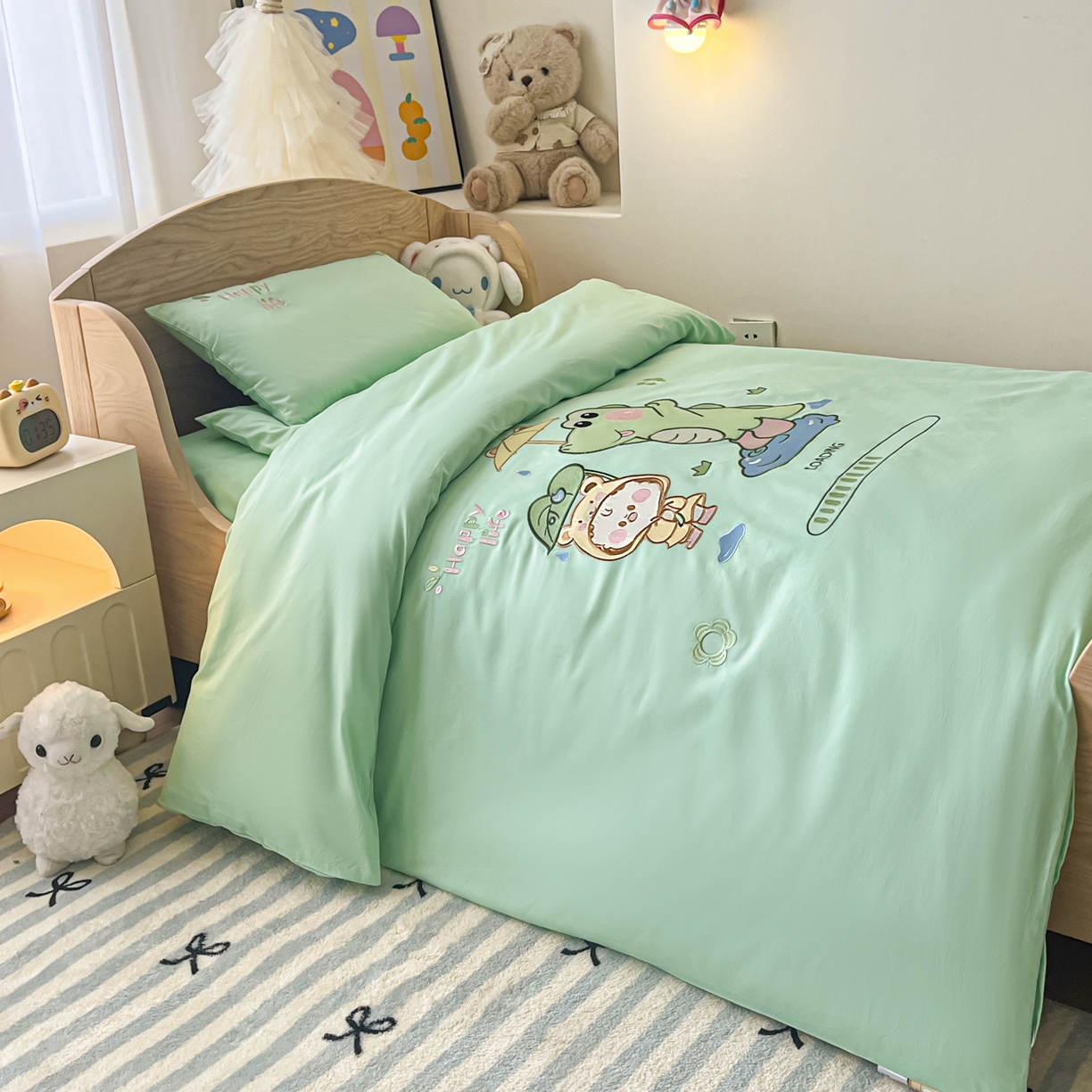 91家纺网 家纺一手货源 找家纺 柔享家（原芷澜家纺）2025新款全棉高端贴布刺绣幼儿园套件儿童三件套被子被芯婴童宝宝六件套七件套 快乐生活