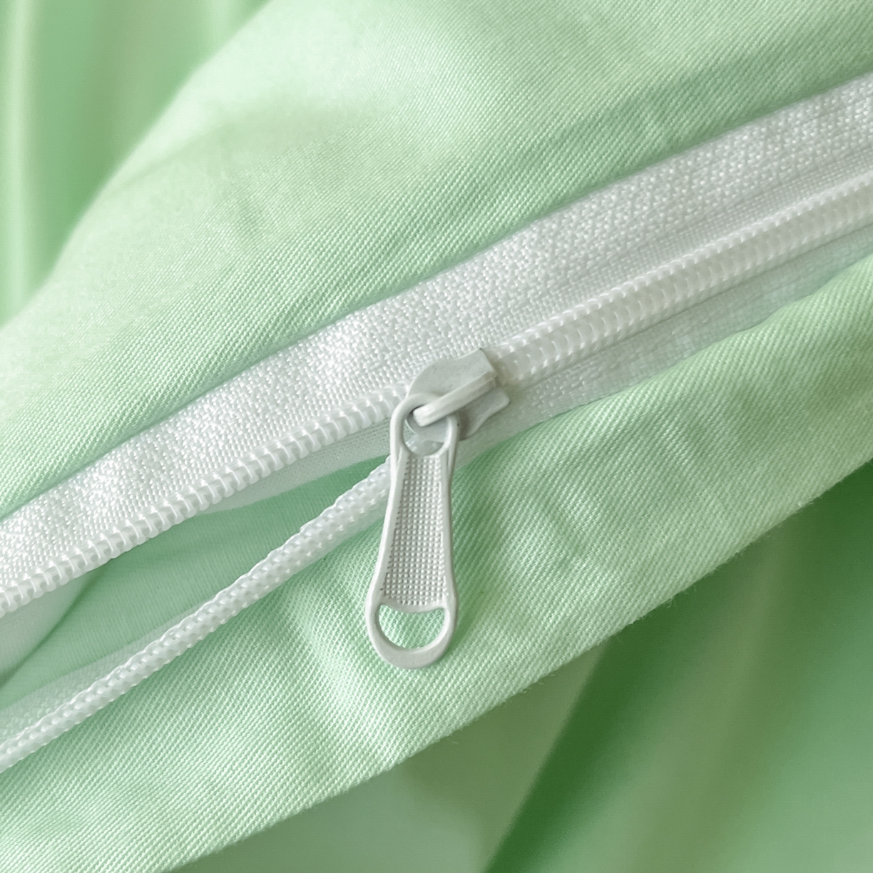 91家纺网 家纺一手货源 找家纺 柔享家（原芷澜家纺）2025新款全棉高端贴布刺绣幼儿园套件儿童三件套被子被芯婴童宝宝六件套七件套 青蛙戏水