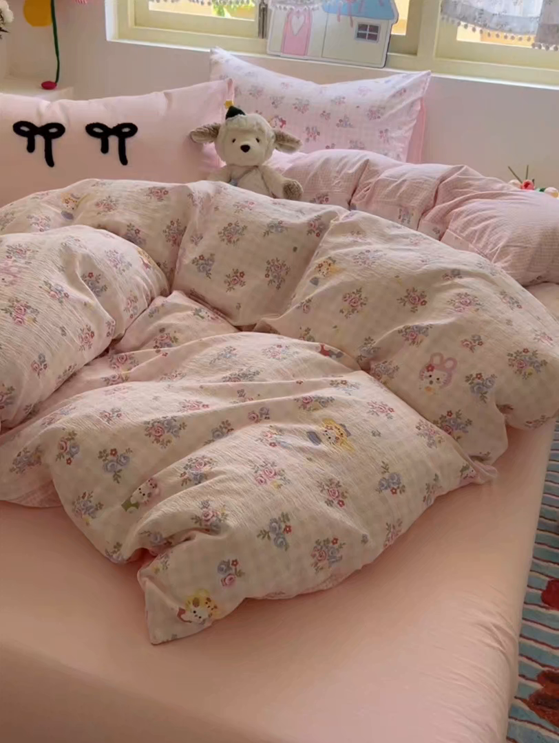 91家纺网 家纺一手货源 找家纺 三元色 2025新款软糯云感毛巾绣四件套 猫咪花园