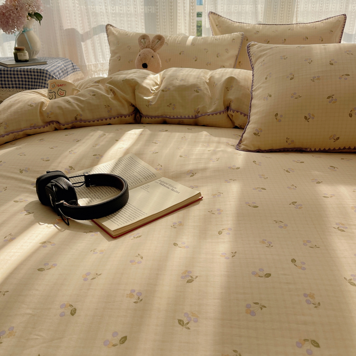 91家纺网 家纺一手货源 找家纺 瑞莱 2025开学季全棉印花贝壳边四件套 樱桃甜趣-黄