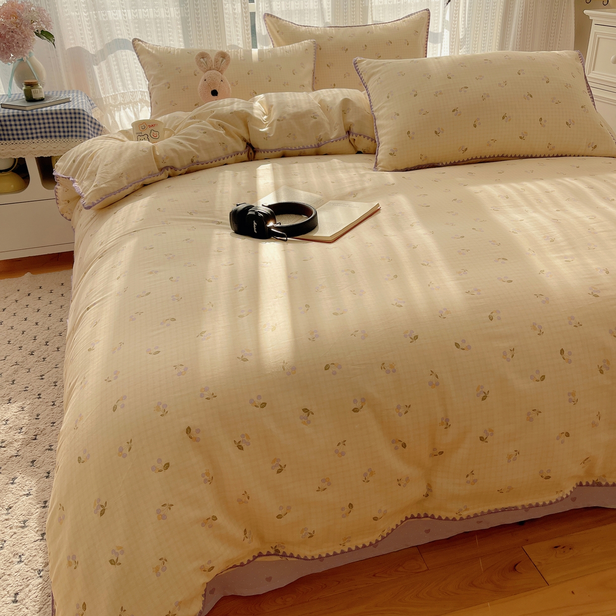 91家纺网 家纺一手货源 找家纺 瑞莱 2025开学季全棉印花贝壳边四件套 樱桃甜趣-黄