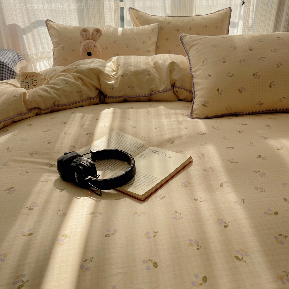 91家纺网 家纺一手货源 找家纺 瑞莱 2025开学季全棉印花贝壳边四件套 樱桃甜趣-黄